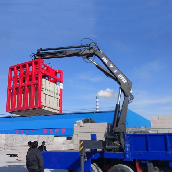 水泥砖8吨东风1500公斤液压装砖机建筑工地转运