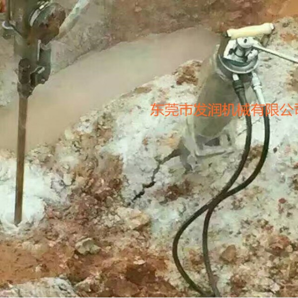 岩石劈裂机使用说明