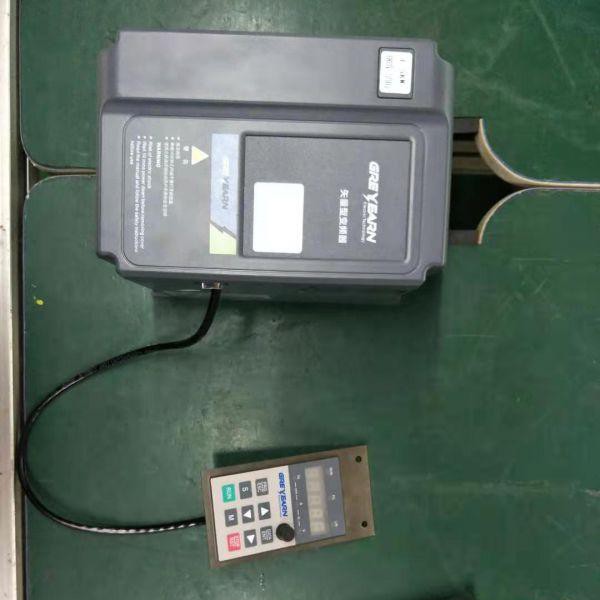 广东东莞磨床变频器厂家-变频器磨床专用     调数器