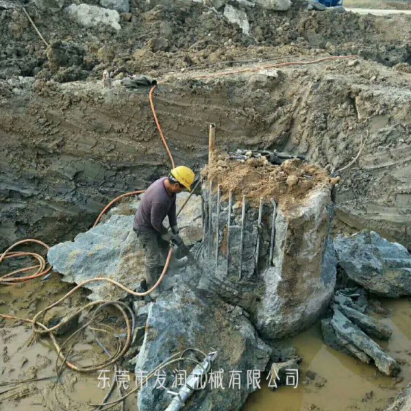 FR-350系列岩石分裂器技术参数