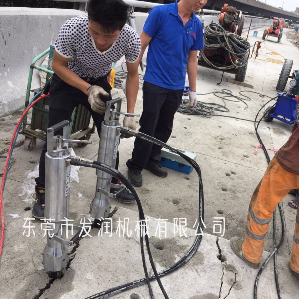 液压岩石分裂机价格
