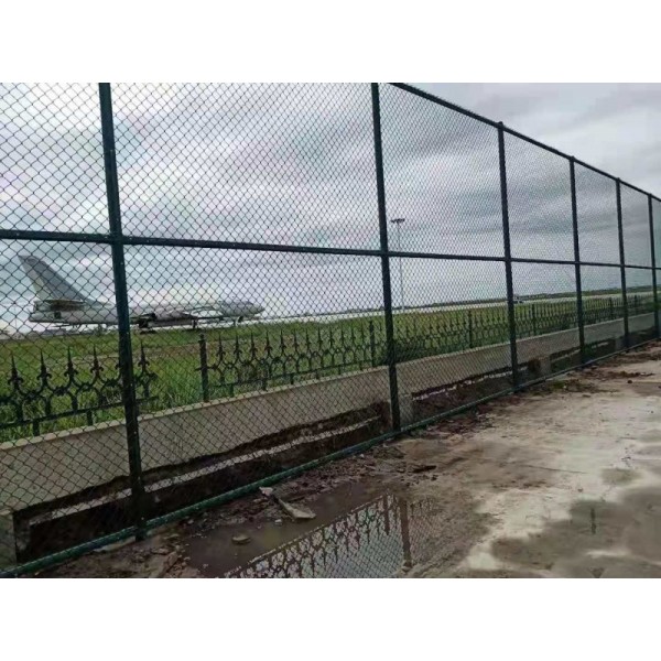 杨凌示范区运动场围栏网 网球场护栏网 羽毛球场隔离网加工